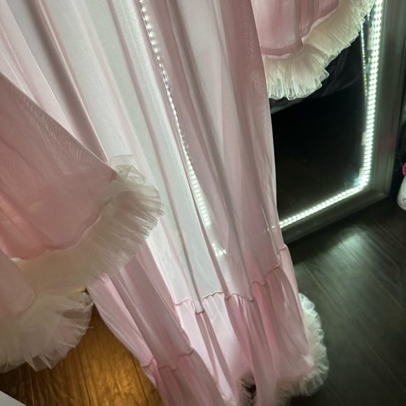 Luxury Robe - Picture 8 of 10